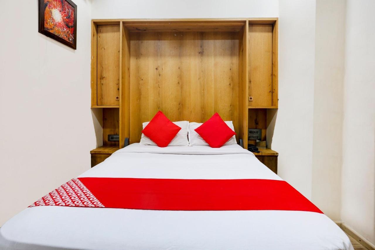 Oyo 81549 Hotel Elegance Nx Мумбаї Екстер'єр фото